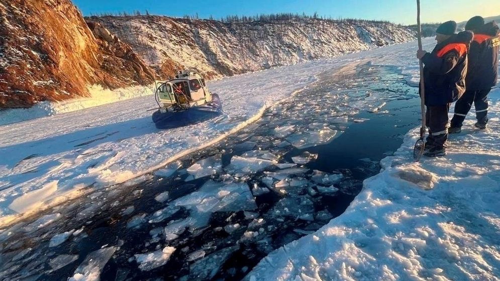 রাশিয়ায় বৈকাল হ্রদে বাস ডুবে ৮ চীনা পর্যটকের মৃত্যু