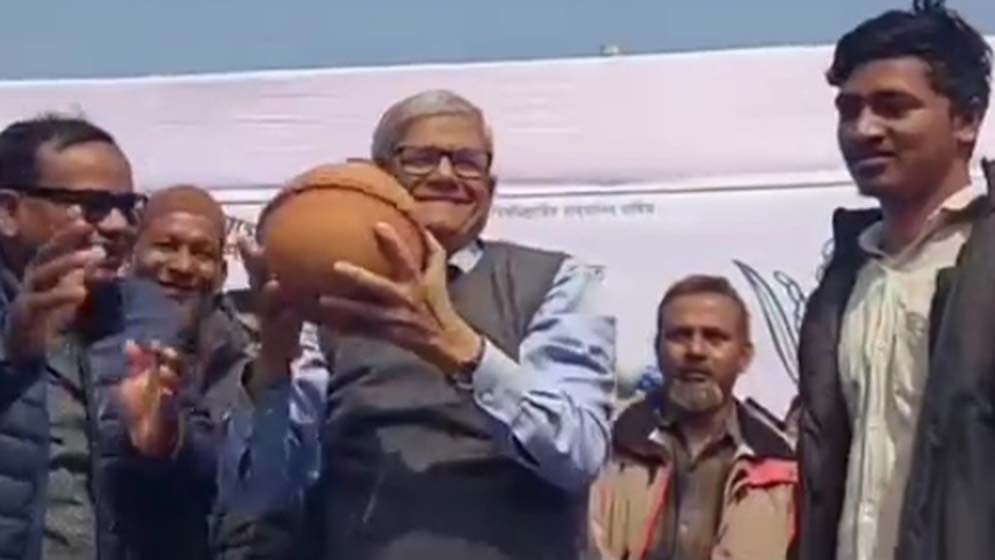 মাটির ব্যাংকে আগামীর স্বপ্ন, আবেগাপ্লুত ফখরুল