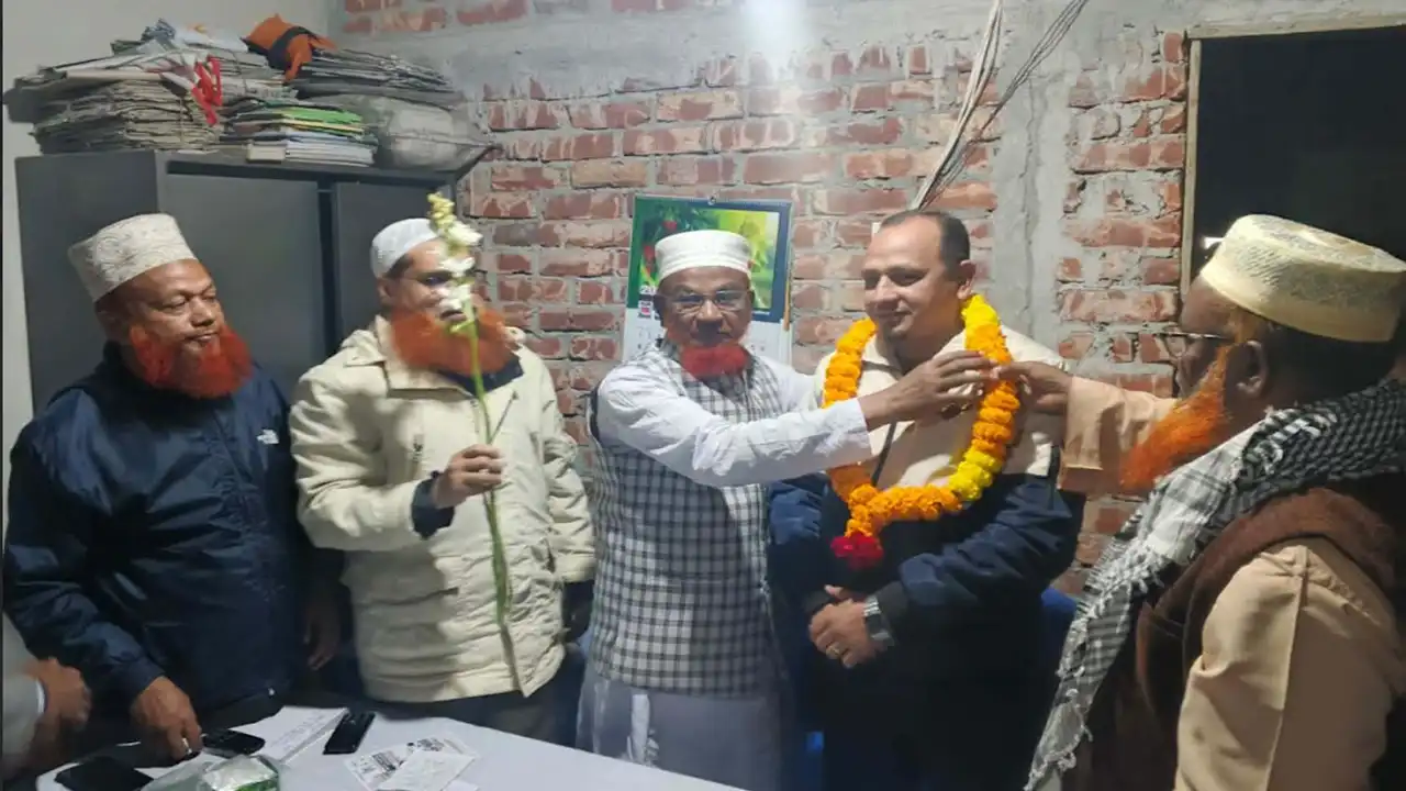 ভোটের আগের রাতে জামায়াতে যোগ দিলেন যুবদল নেতা