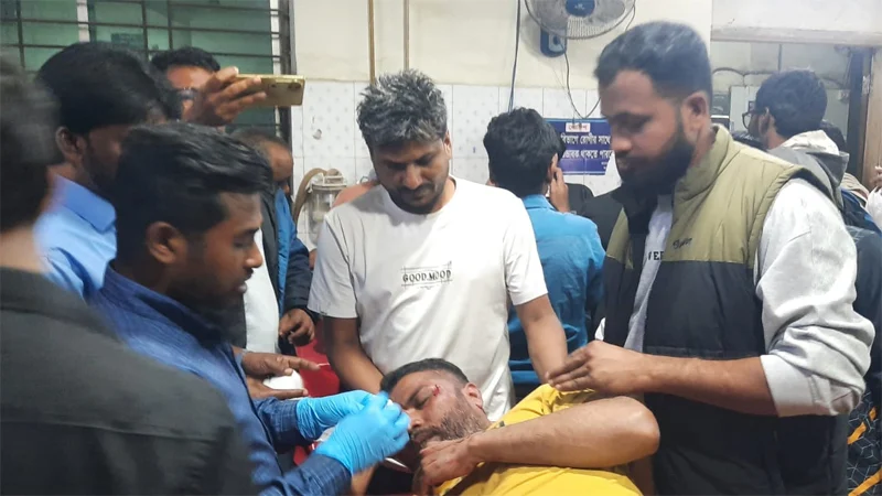 মুন্সীগঞ্জে বিএনপি-স্বতন্ত্র প্রার্থীর সমর্থকদের মধ্যে সংঘর্ষ, আহত ১০