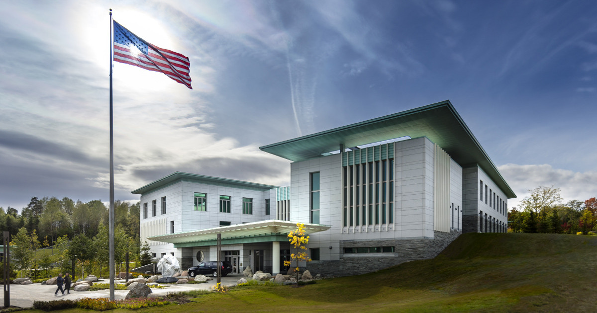 নরওয়ের মার্কিন দূতাবাসের কাছে বিকট বিস্ফোরণ