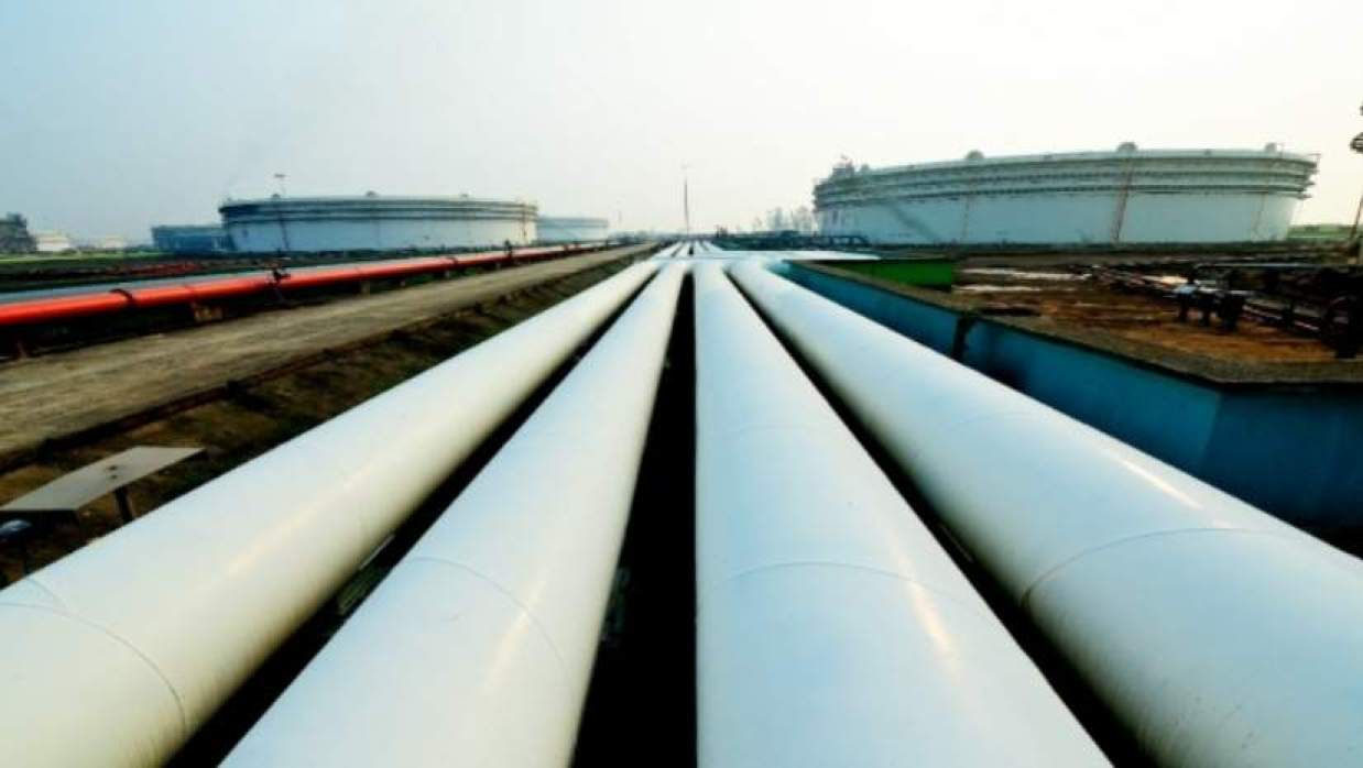 ভারত থেকে পাইপলাইনে দেশে তেল সরবরাহ শুরু