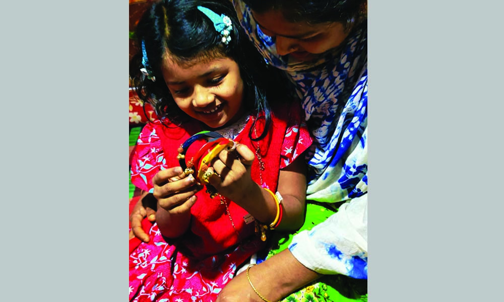 চা বিক্রেতা সেই নানি-নাতনির কাছে ‘ঈদ উপহার’ পাঠালেন প্রধানমন্ত্রী