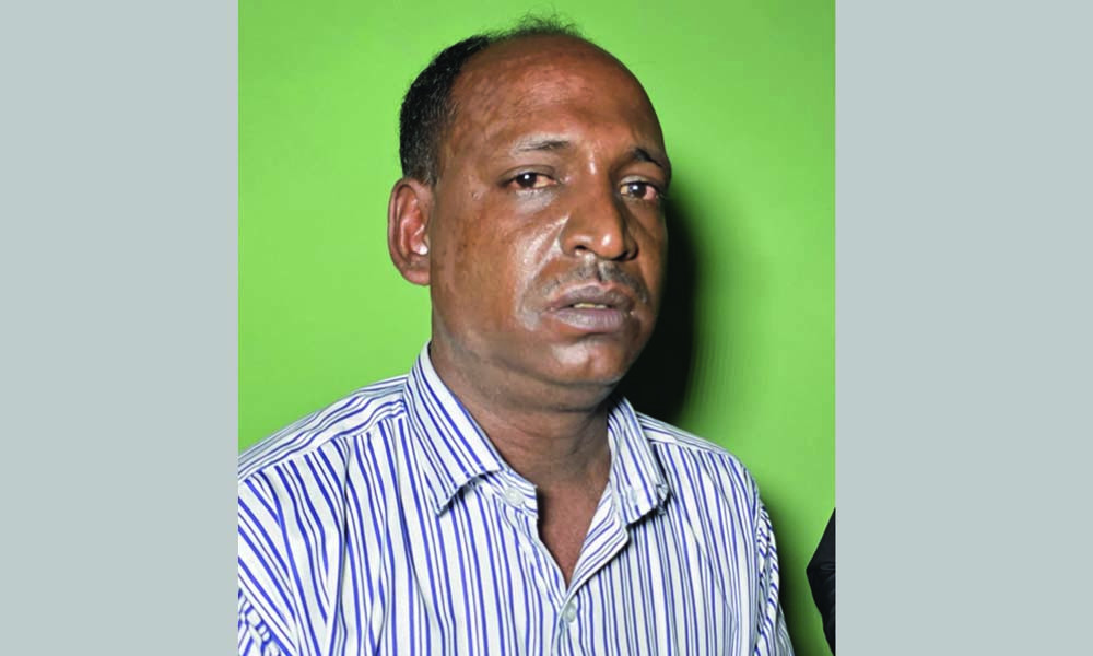 ফরিদপুরে ‘ফ্যামিলি কার্ড’ পাইয়ে দেওয়ার নামে প্রতারণা, যুবক আটক