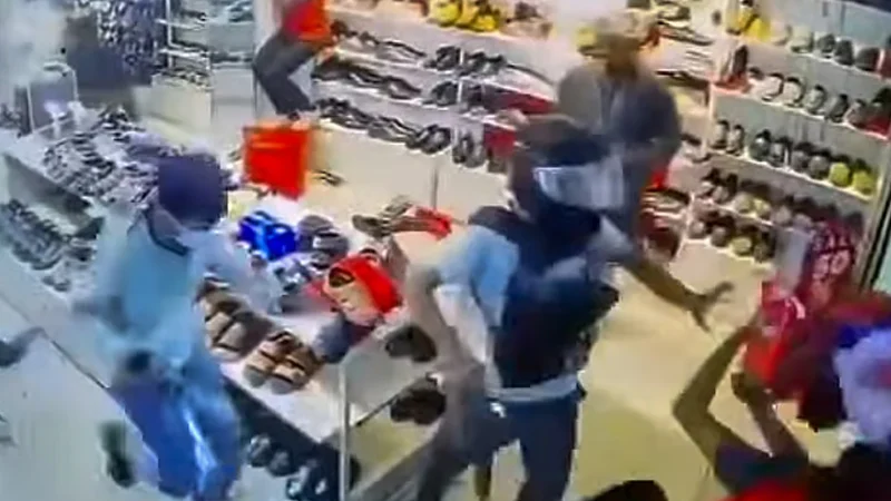 খুলনায় শ্রমিক দল নেতা মাসুম হত্যা শুটার অশোককে ভাড়া করা হয় ৫০ হাজার টাকায়