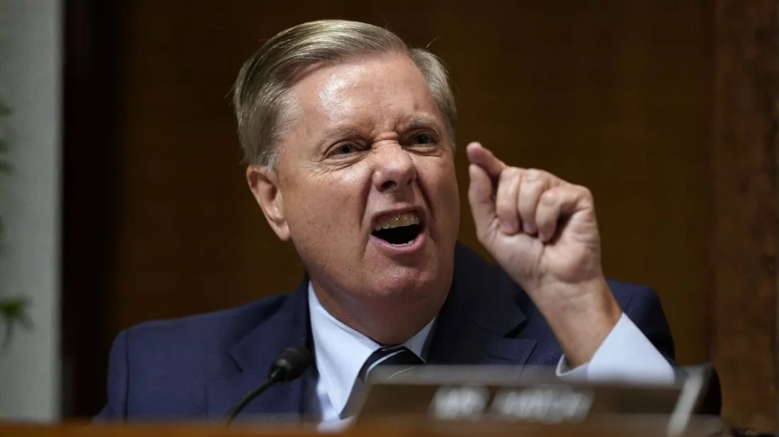 ইরানের বিরুদ্ধে চলমান যুদ্ধে অংশ না নেওয়ায় সৌদিকে ভয়াবাহ ‘পরিণাম’ ভোগ করার হুঁশিয়ারি মার্কিন সিনেটর