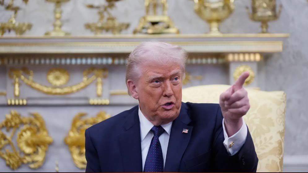 আমাকে না বলে সর্বোচ্চ নেতা নির্বাচন করলে ইরানে আবার যুদ্ধ: ট্রাম্প