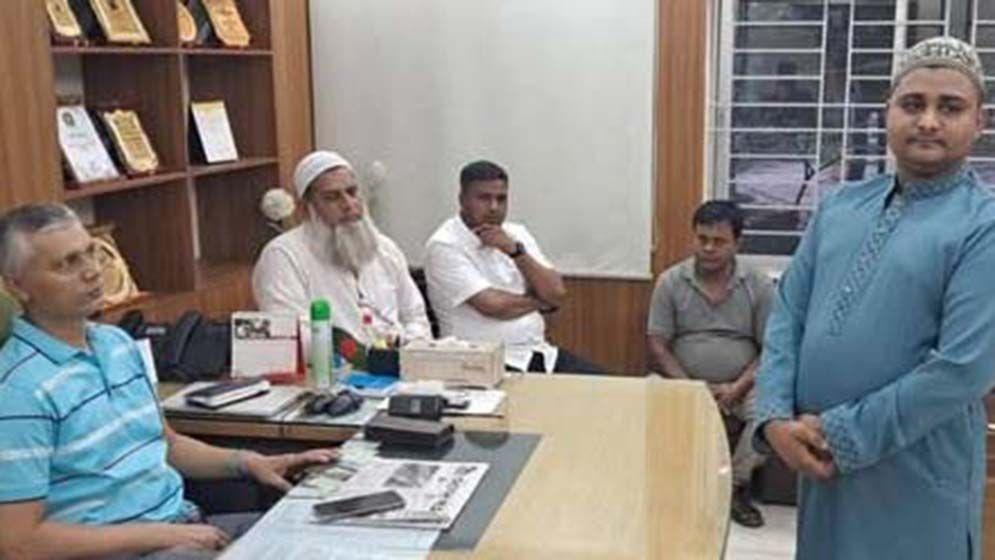 স্বেচ্ছায় আত্মসমর্পণ করে মাদক কারবার না করার অঙ্গীকার সারোয়ারের