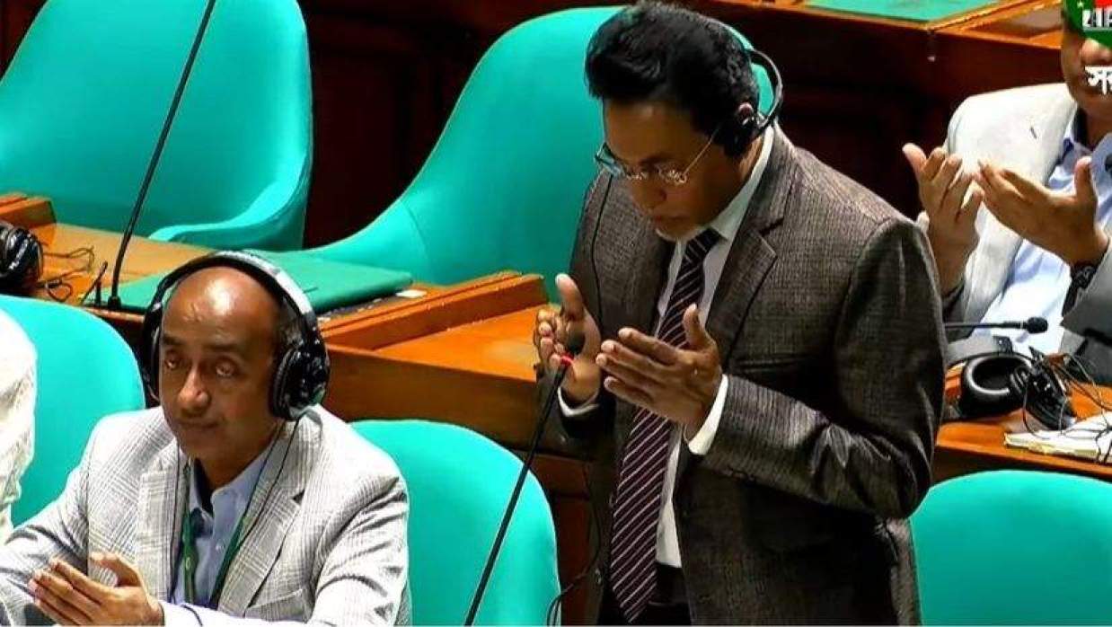 স্পিকারের সহধর্মিণী ও জামায়াত এমপির মায়ের মৃত্যুতে সংসদে মোনাজাত করলেন চিফ হুইপ