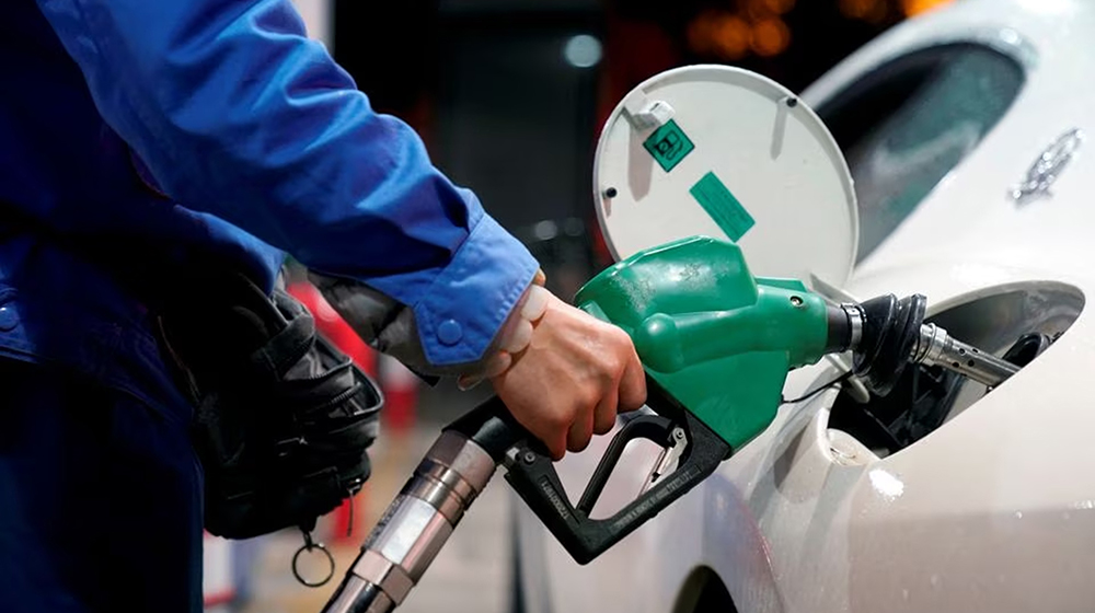 ইরান যুদ্ধের প্রভাবে যুক্তরাষ্ট্রেও বাড়ছে তেল-গ্যাসের দাম