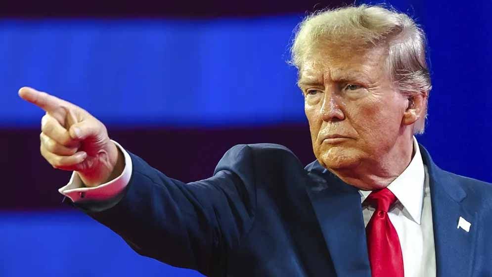 ই রা নে র নৌবাহিনীর ৯ জাহাজ ডু বি য়ে দেওয়ার দাবি ট্রাম্পের