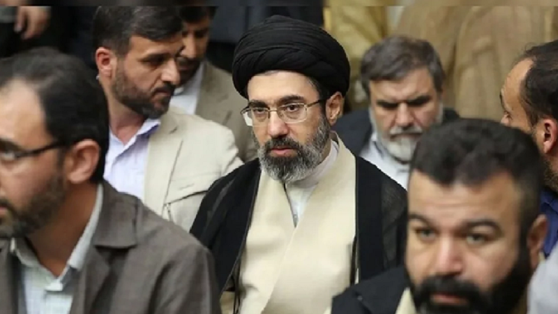 শীর্ষ নেতাদের হত্যা করে সরকার পতন সম্ভব নয়: মোজতবা খামেনি