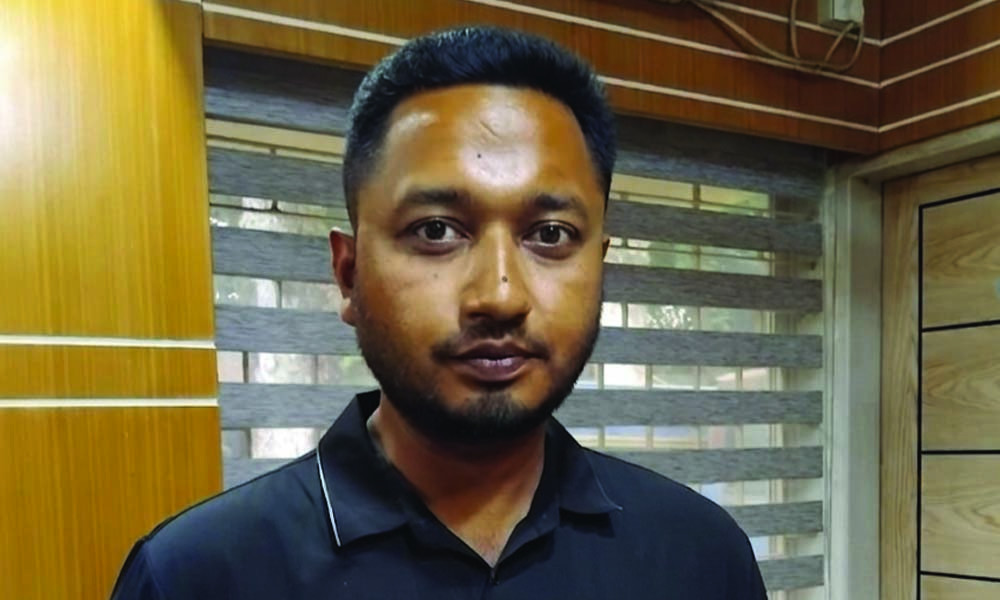 বগুড়ায় ডিজিএফআই কর্মকর্তা পরিচয় দিয়ে ধরা খেলেন যুবক