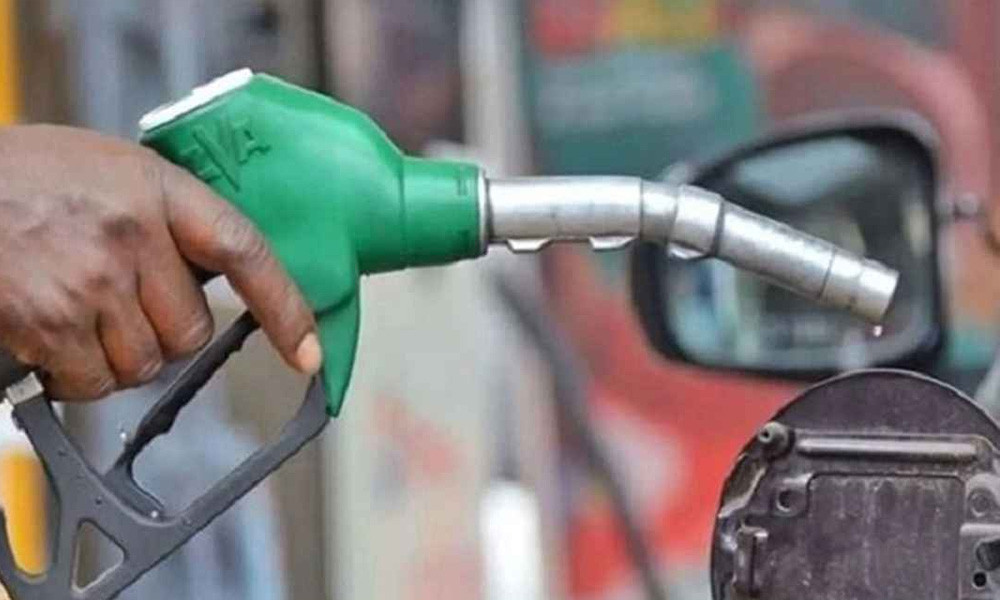 বিএনপি নেতার ফিলিং স্টেশন থেকে ৫০ হাজার লিটার পেট্রল গায়েব, ম্যানেজার আটক