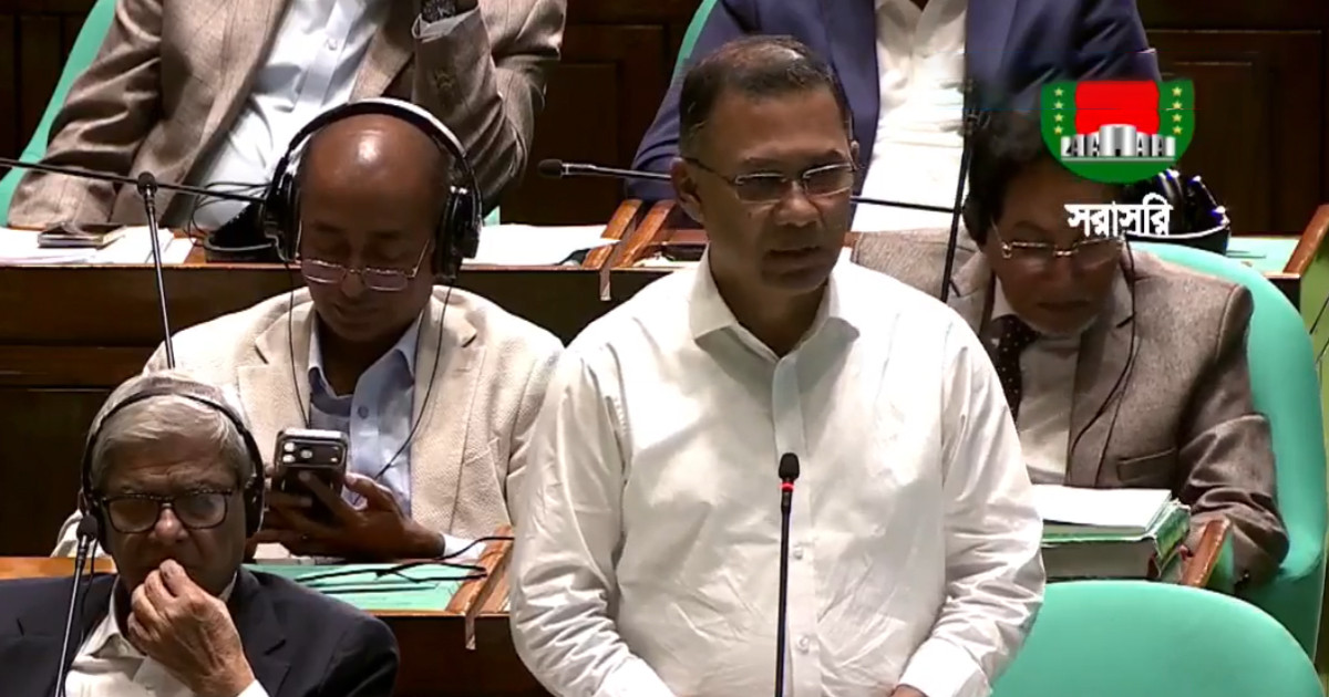 এই চেয়ারে বসলে প্রতিমুহূর্তে আমি তপ্ত হিট অনুভব করি: প্রধানমন্ত্রী